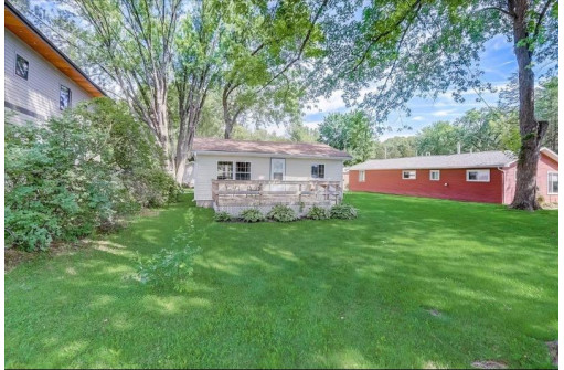 S7744 W Grandview Ave, Merrimac, WI 53561