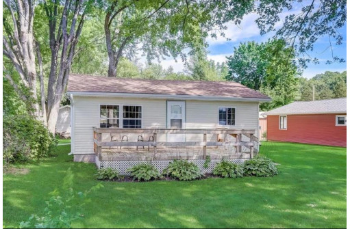 S7744 W Grandview Ave, Merrimac, WI 53561