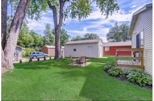 S7744 W Grandview Ave, Merrimac, WI 53561