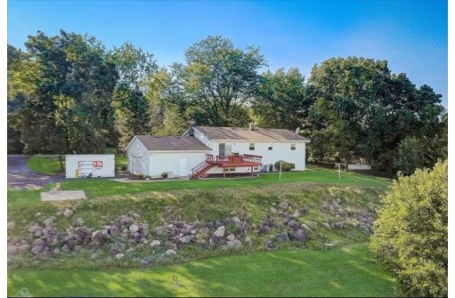 5426 Tower Line Rd, Marshall, WI 53559
