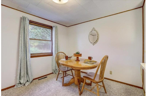 W9583 Cascade Mountain Rd, Portage, WI 53901