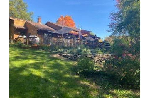 2405 Squire Ln, Stoughton, WI 53589