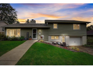 462 Agnes Dr Madison, WI 53711