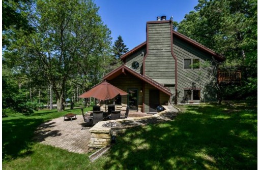 4240 Cleveland Rd, Cross Plains, WI 53528