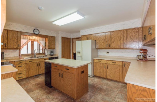 3090 Bailey Rd, Sun Prairie, WI 53590