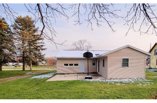 W9354 County Road D, Beaver Dam, WI 53916