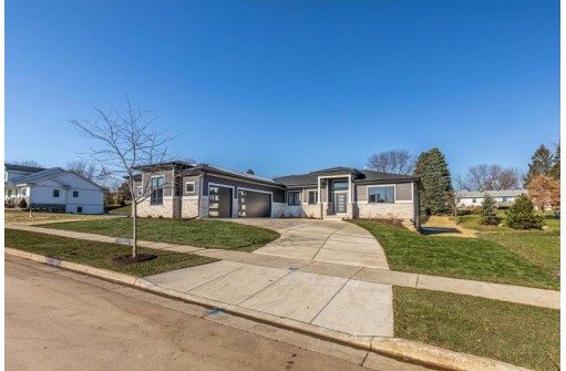 2513 Dublin Way, Waunakee, WI 53597