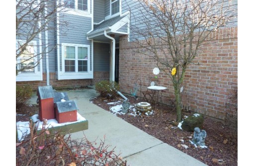 26 Pluim Dr APT 29, Waupun, WI 53963-1569