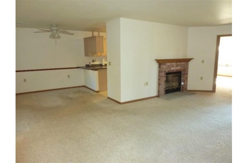 26 Pluim Dr APT 29, Waupun, WI 53963-1569