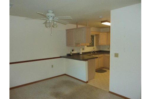 26 Pluim Dr APT 29, Waupun, WI 53963-1569