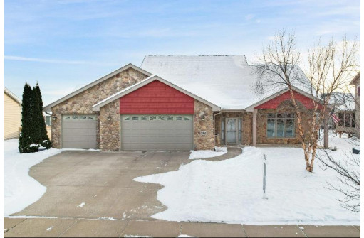 4363 Memorial Cir, Windsor, WI 53598