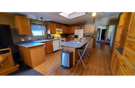 S2672 Vanhy Rd, Baraboo, WI 53913