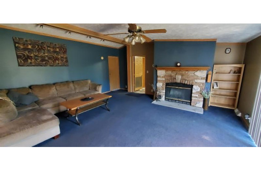 S2672 Vanhy Rd, Baraboo, WI 53913