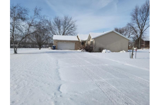 2944 S Paddock Rd, Beloit, WI 53511