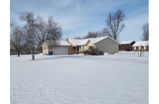 2944 S Paddock Rd, Beloit, WI 53511