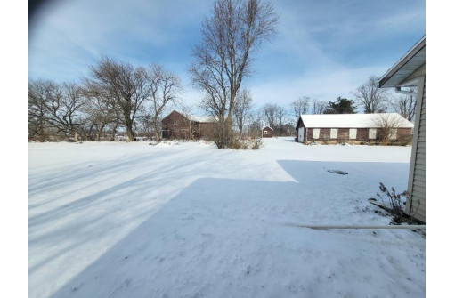 2944 S Paddock Rd, Beloit, WI 53511