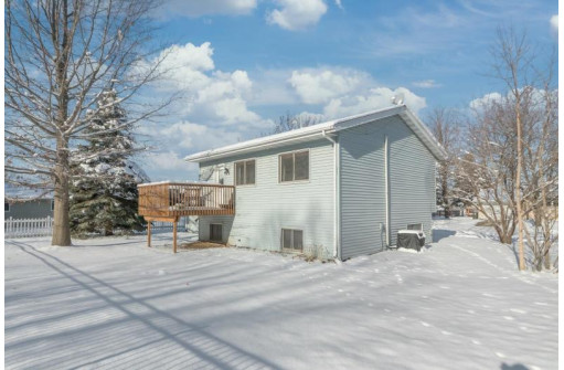 925 Schumann St, Sun Prairie, WI 53590