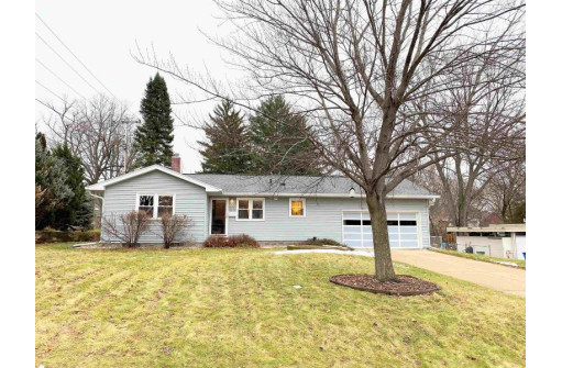 6002 Gateway Green, Monona, WI 53716