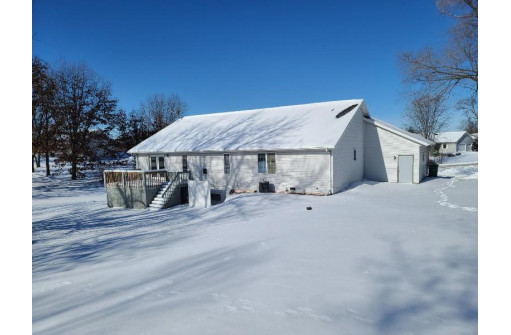 W7921 Laura Dr, Pardeeville, WI 53954