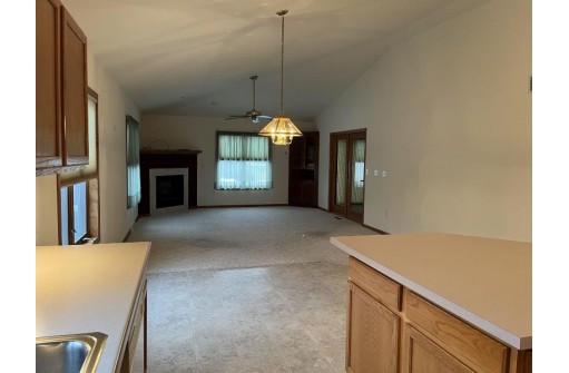 556 Clemens Ct 11, Portage, WI 53901