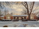 2416 Apache Ct, Janesville, WI 53545