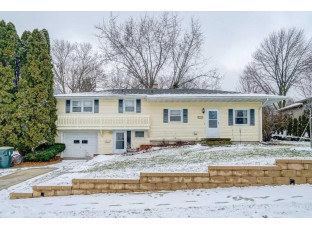 818 Barbara St Sun Prairie, WI 53590-1506