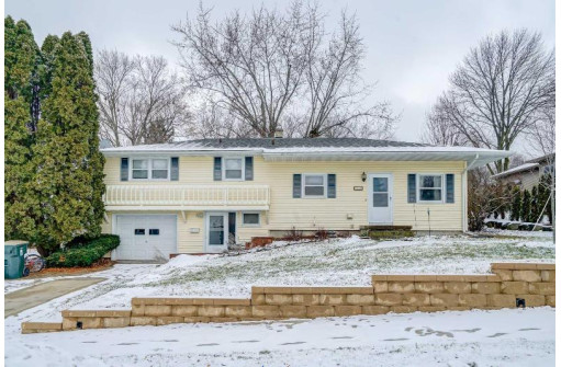 818 Barbara St, Sun Prairie, WI 53590-1506