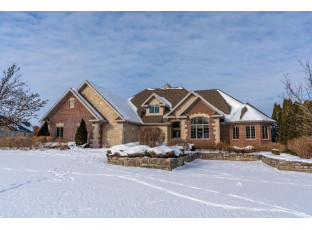 7542 Fallen Oak Dr Verona, WI 53593