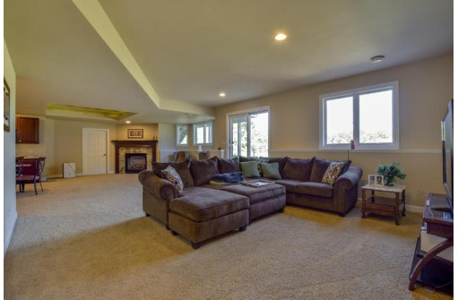 5708 Tuscany Ln, Waunakee, WI 53597