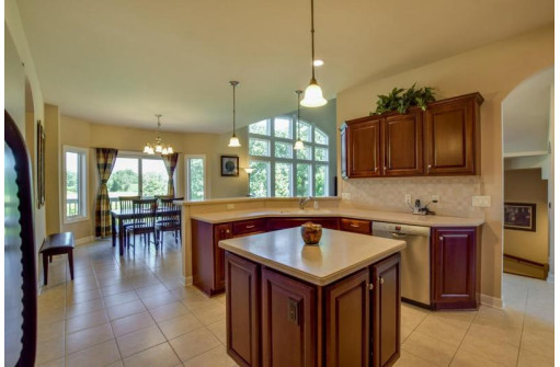 5708 Tuscany Ln, Waunakee, WI 53597