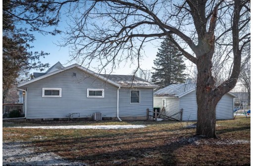 409 Grandview Ave, Waupun, WI 53963