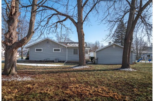 409 Grandview Ave, Waupun, WI 53963