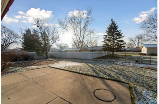 740 E Holly Rd, Beloit, WI 53511