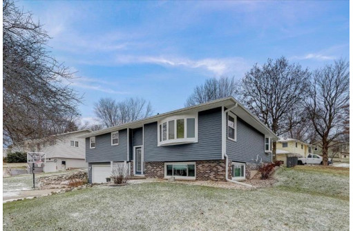 310 Acker Pky, DeForest, WI 53532