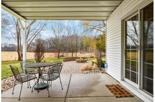 1717 Barberry Rd, Stoughton, WI 53589