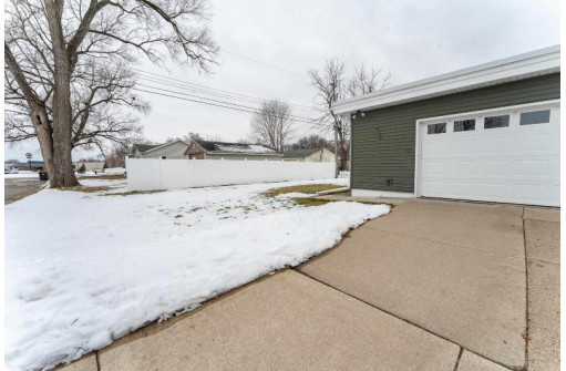 2627 Leonard St, La Crosse, WI 54601