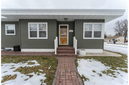 2627 Leonard St, La Crosse, WI 54601