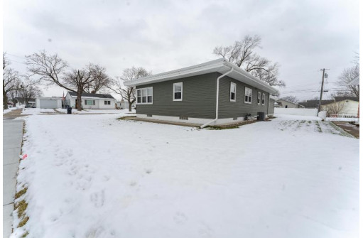 2627 Leonard St, La Crosse, WI 54601