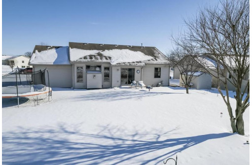 4175 Deer Crossing Dr, Janesville, WI 53546