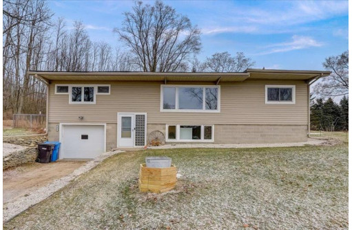 5878 County Road Cv, Madison, WI 53704