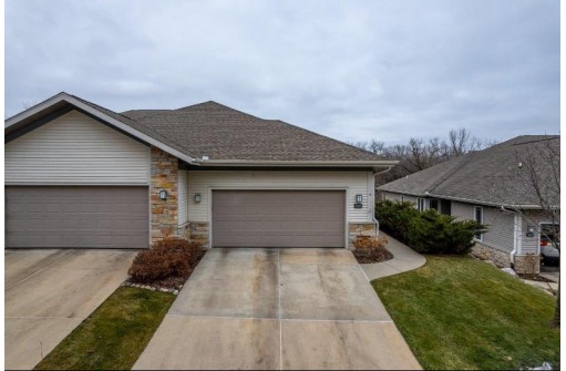 3415 Conservancy Ln, Middleton, WI 53562