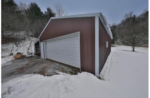 23231 Covered Bridge Dr, Richland Center, WI 53581