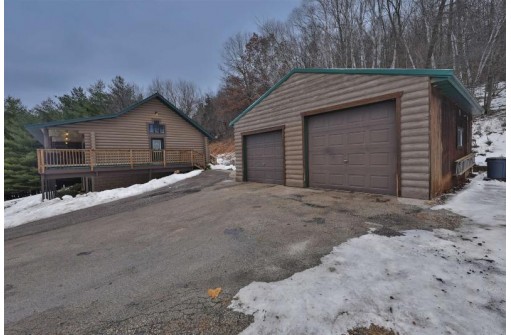 23231 Covered Bridge Dr, Richland Center, WI 53581