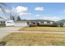 1502 N Pontiac Dr, Janesville, WI 53545