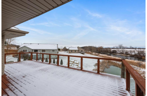 100 Mcintosh Dr, Beaver Dam, WI 53916