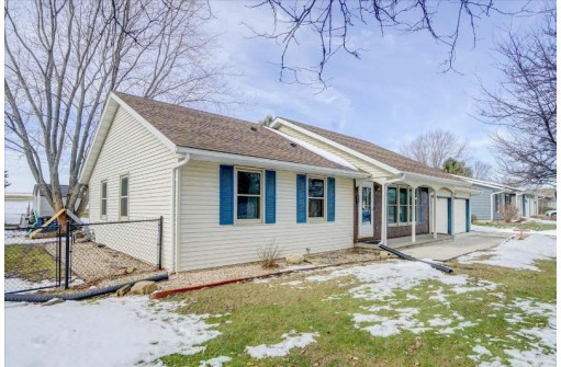 1724 Lincoln Ave, Stoughton, WI 53589