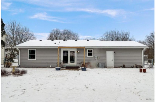 6 Sage Cir, Madison, WI 53704