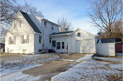 705 Pearl St, Edgerton, WI 53534-1537