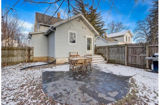 122 Fargo St, Lake Mills, WI 53551