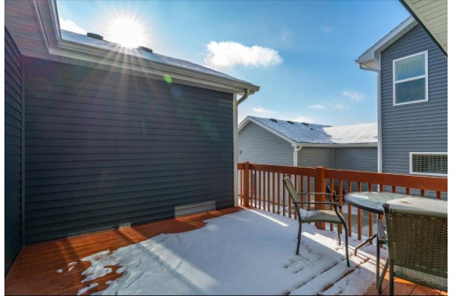 623 Hillcrest Dr, Waunakee, WI 53597